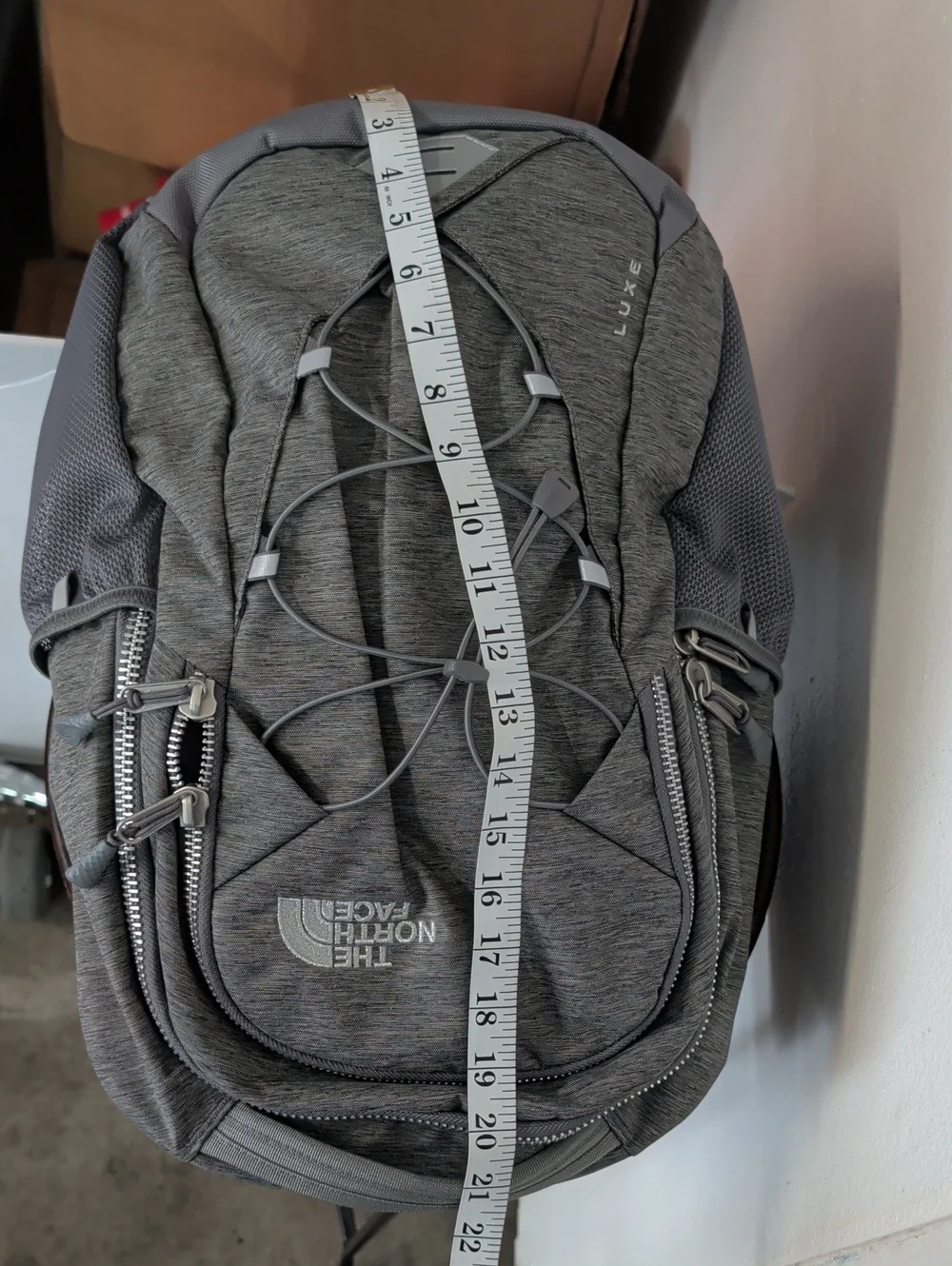 THE NORTH FACE WOMEN'S LUXE BACKPACK GRAY